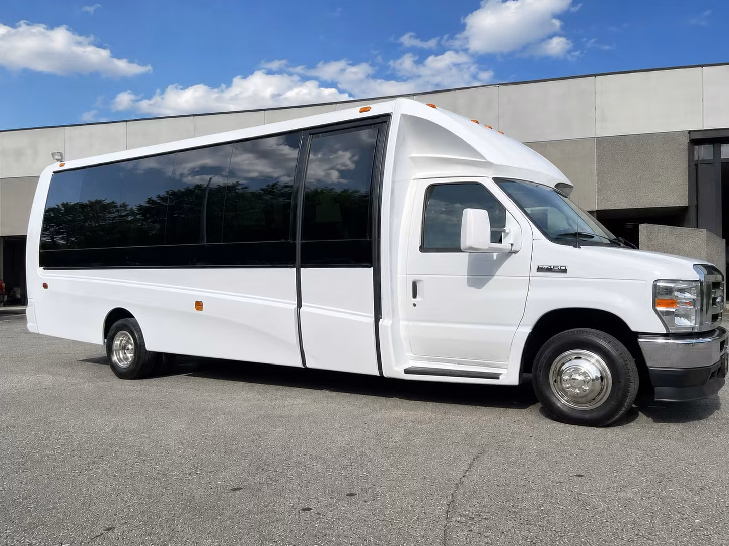 15 passenger minibus
