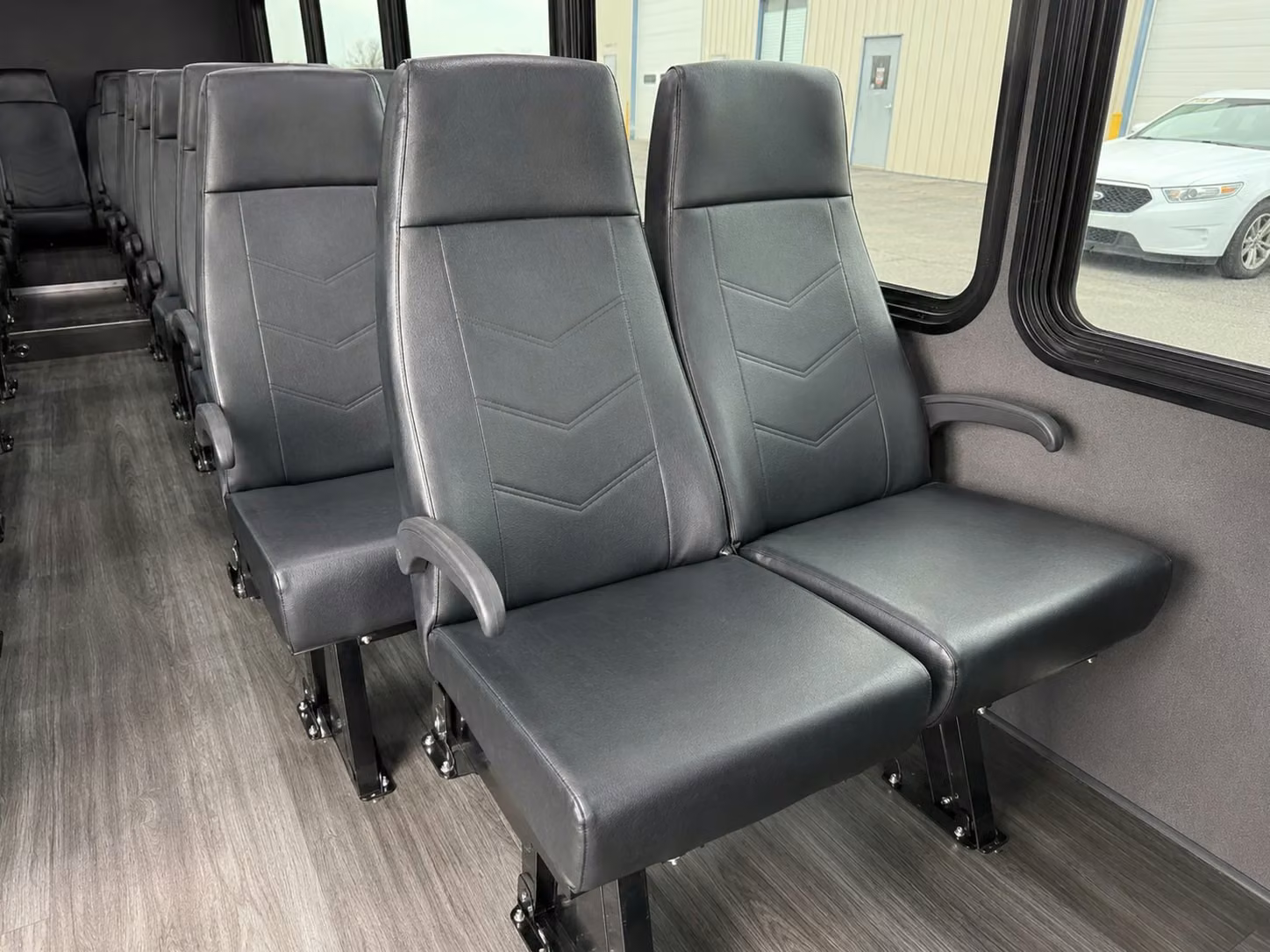 hammond 18 passenger minibus rental