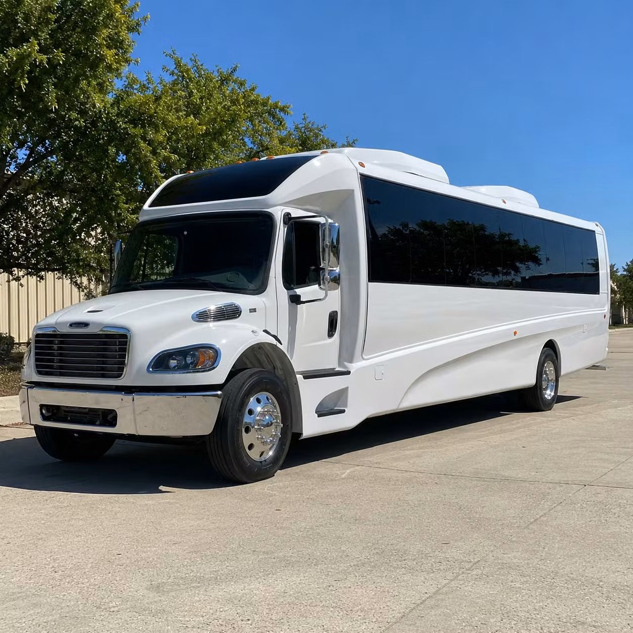 hammond 25 passenger minibus rental