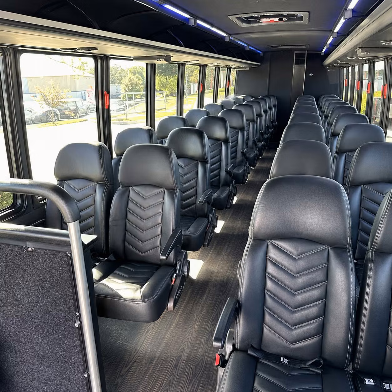 hammond 30 passenger minibus rental