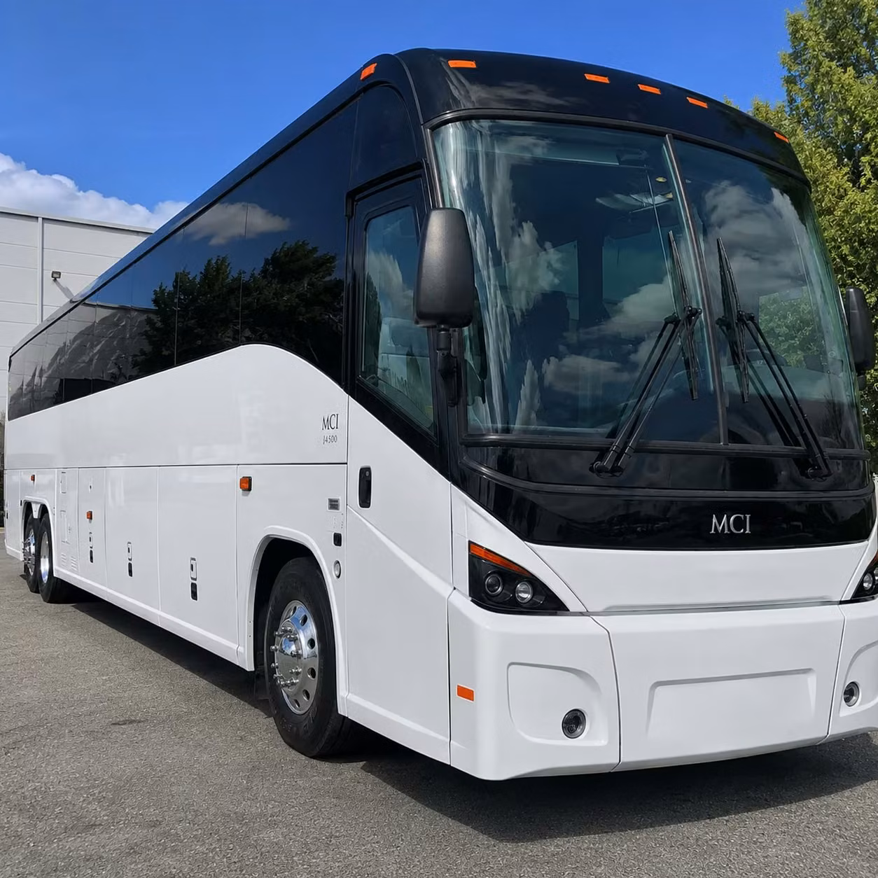 you can find and book airport transportation in hammond and any nearby city